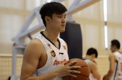 KAIYUN中超赛程吃紧，广东宏远加时末段内部沟通，话题不断，医务组通报恢复的简单介绍