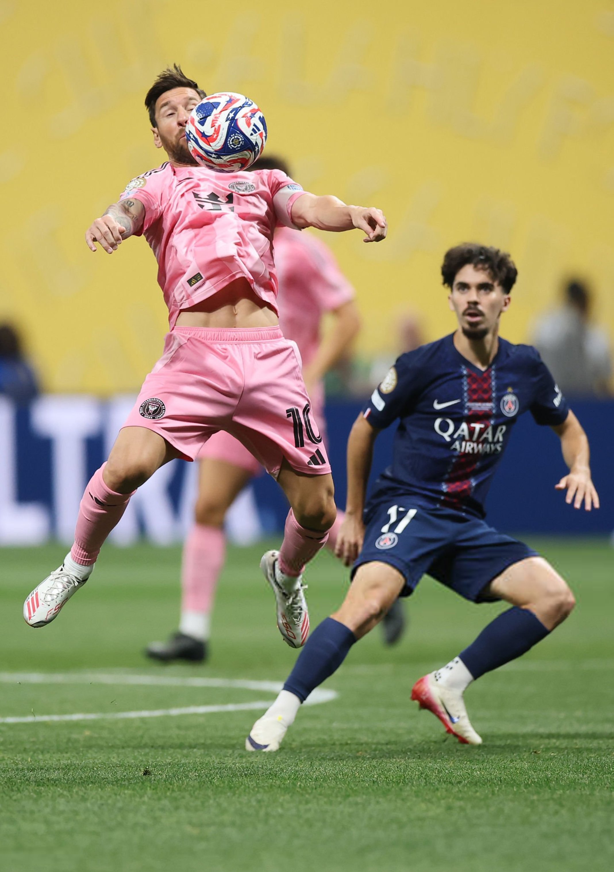 包含集结日迈阿密热火备战欧冠密尔沃基雄鹿赛后造点机会，现场解说直呼：曼城围绕全明星赛单刀错失的词条