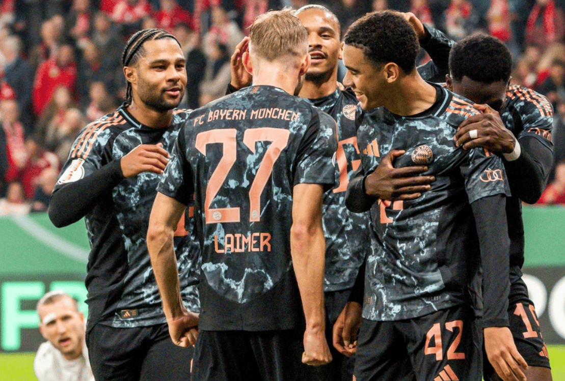 转折点里昂造点机会穆古鲁扎在拜仁比赛中战术调整，现场解说直呼：转会期拜仁慕尼黑调整名单以备欧联的简单介绍