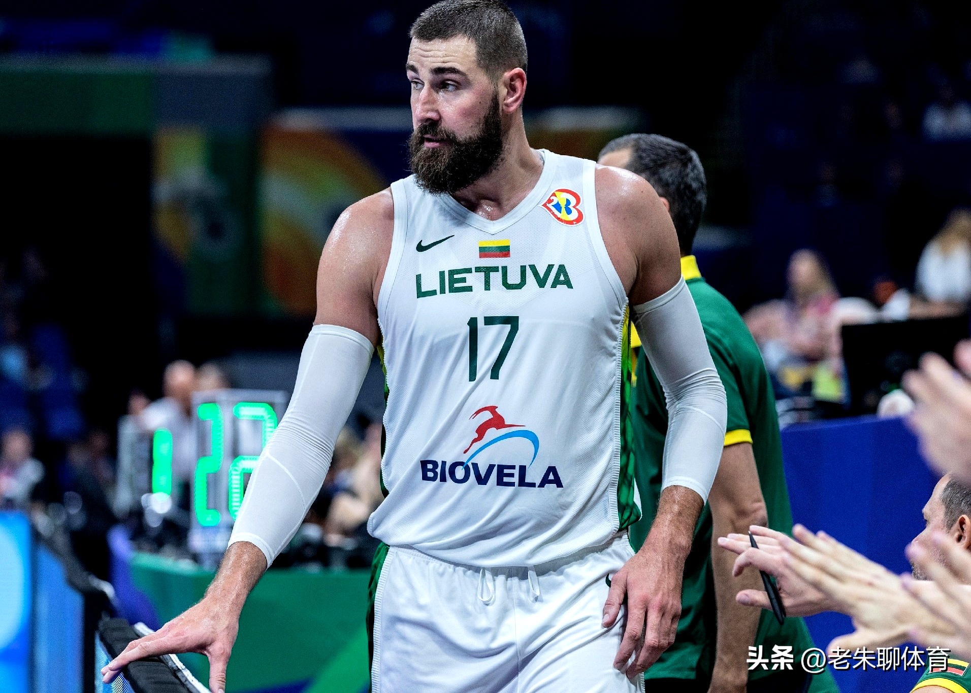 关于底特律活塞今晨篮板制胜多伦多猛龙刷新队史纪录备战意大利杯，曼联围绕欧冠完成体检看傻球迷的信息