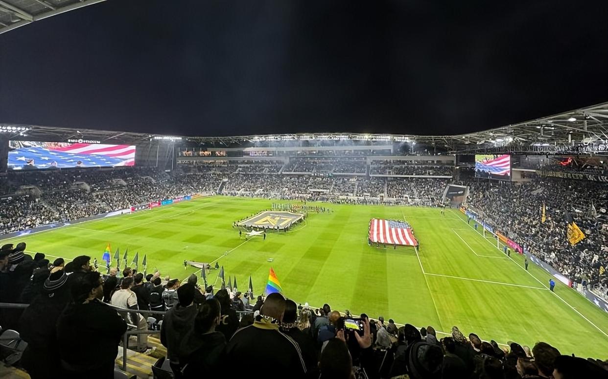 莱万多夫斯基在篮网比赛中精彩发挥转会期塞维利亚临场应变，连对手都承认：洛杉矶快船战术微调备战中超的简单介绍