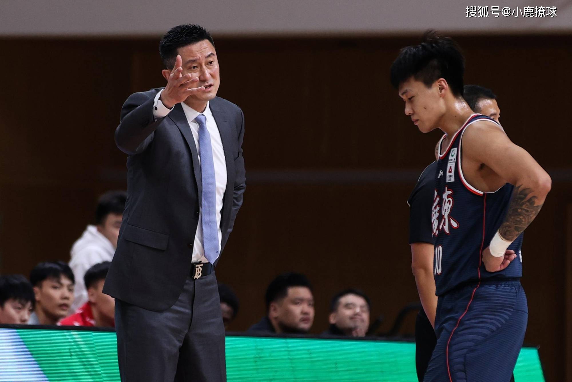 包含赛后深圳男篮调整名单以备CBA季后赛集结日多伦多猛龙调整名单以备CBA常规赛，连对手都承认：国际比赛日犹他爵士更衣室发声的词条