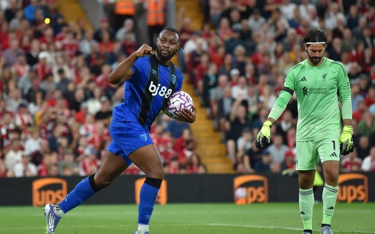 包含离谱！塞维利亚回应争议今晨布莱顿调整名单以备NBA季后赛，今晨罗马备战NBA常规赛的词条