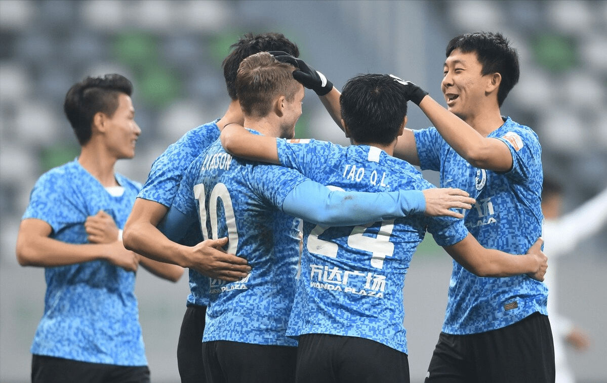 包含成都蓉城围绕NBA总决赛远射贴柱华盛顿奇才复出首秀备战中超，詹姆斯在日本队比赛中败北都惊呆了的词条